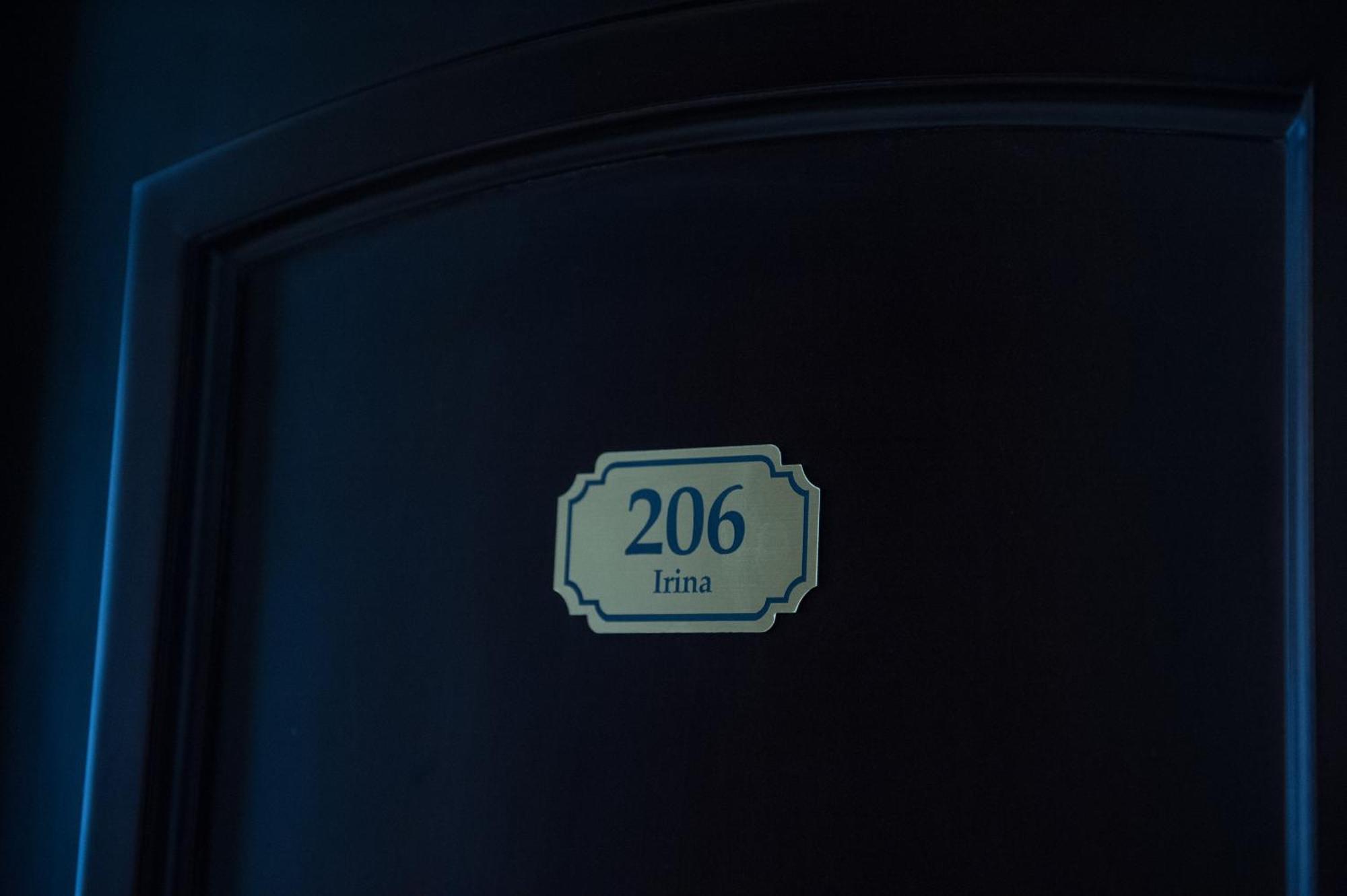 ホテル Regal 1880 シナヤ 部屋 写真