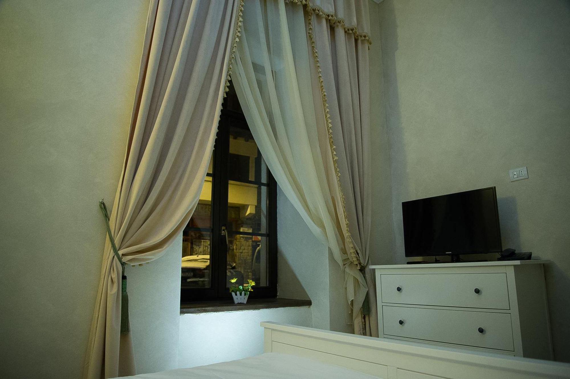 ホテル Regal 1880 シナヤ 部屋 写真