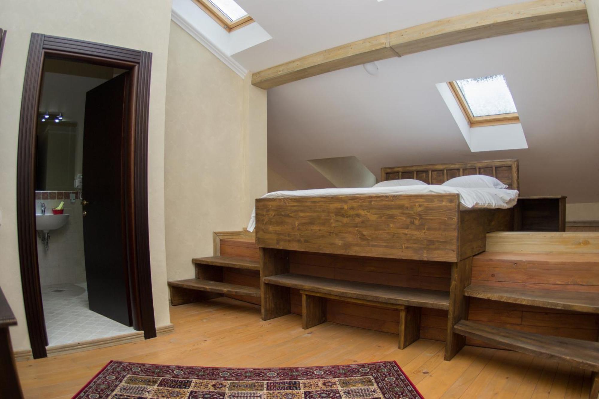 ホテル Regal 1880 シナヤ 部屋 写真